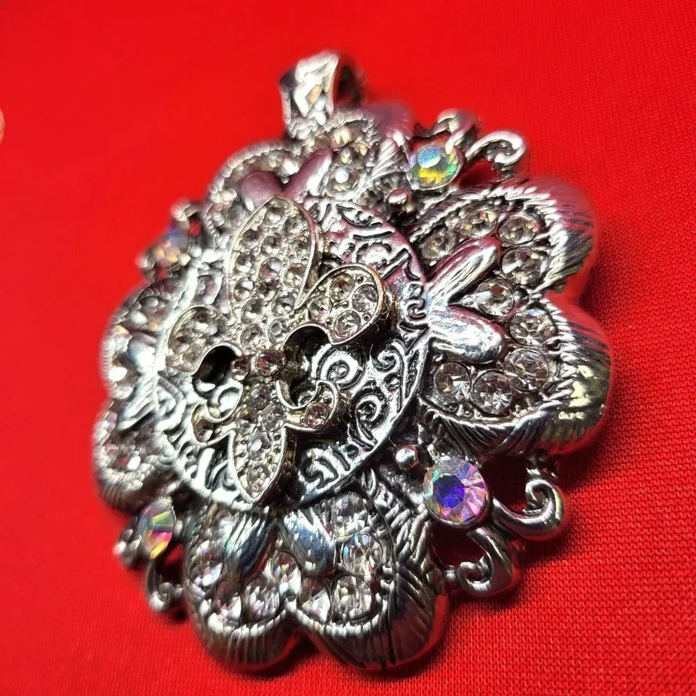 Fleur-de-lis Crystal Rhinestones Pendant
